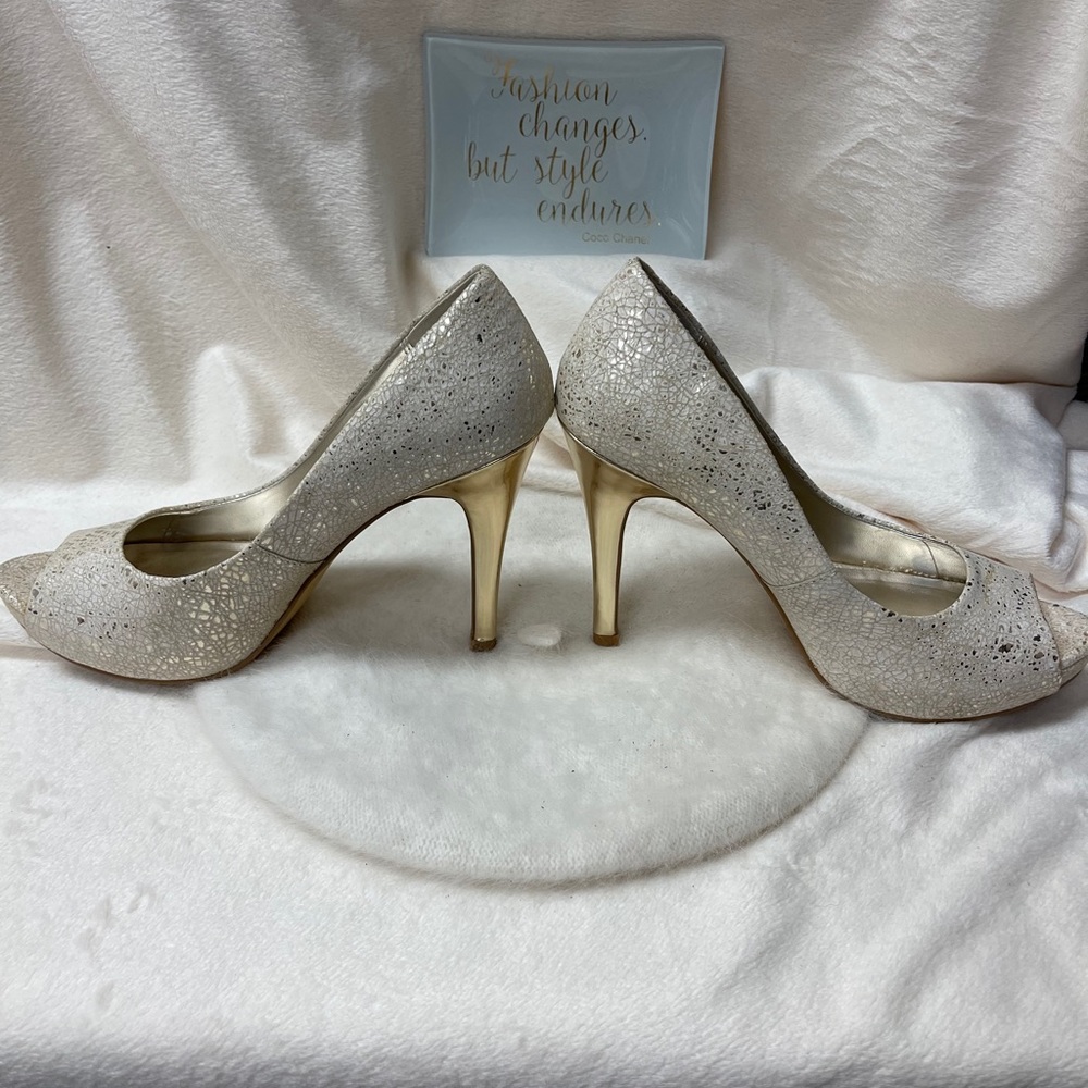 All that Glitters is Gold!! 👠 Sexy Platform Pumps - Picture 2 of 12